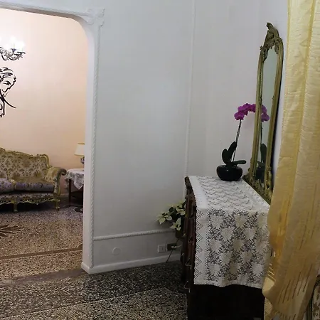 In Centro Zona Fiera,davanti Al Galliera * Genua