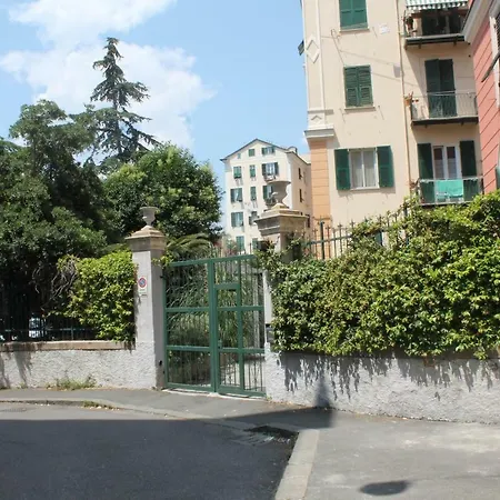 In Centro Zona Fiera,davanti Al Galliera Apartman