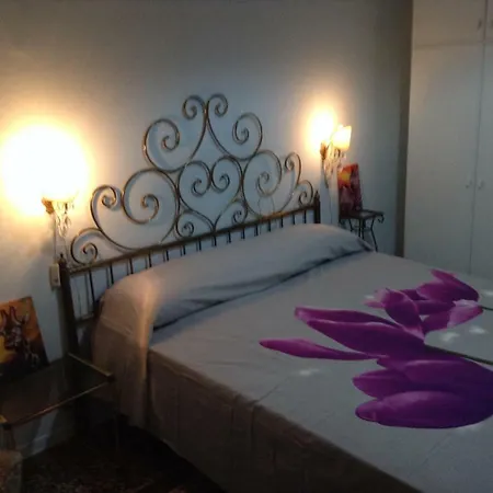 In Centro Zona Fiera,davanti Al Galliera Apartman