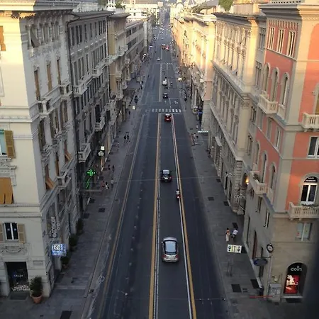 In Centro Zona Fiera,davanti Al Galliera Apartment *