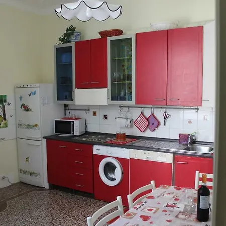In Centro Zona Fiera,davanti Al Galliera