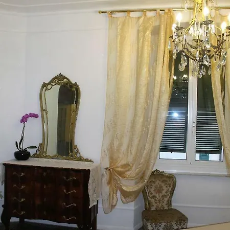 Apartment In Centro Zona Fiera,davanti Al Galliera *