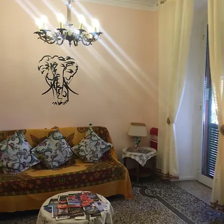 In Centro Zona Fiera,davanti Al Galliera Apartamento